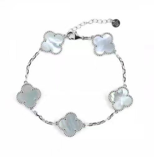 High-End Four Leaf Clover Bracelet in Titanium Steel